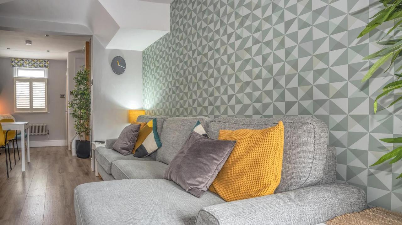 Вілла Modern 3-Bed House On Tarporley High Street Екстер'єр фото
